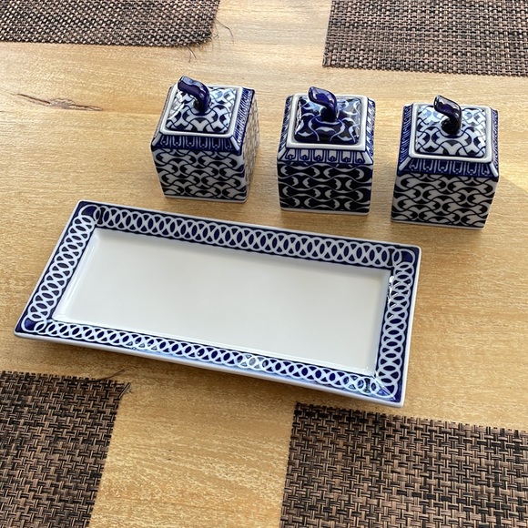 Set of 3 Porcelain Blue/White Condiment Jars With Tray - Picture 2 of 16